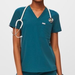 Classic Catarina one pocket scrub top